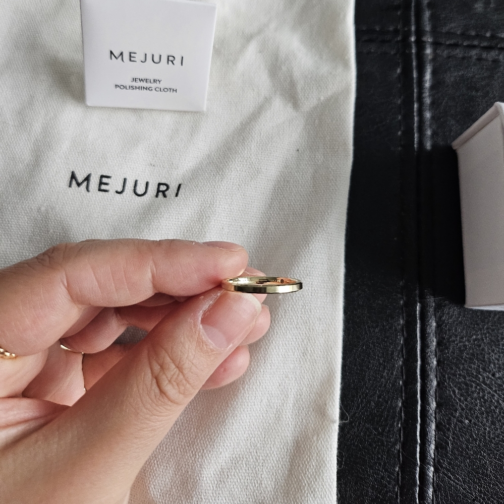 Mejuri 2mm Smooth Band Ring 14k gold - EUC